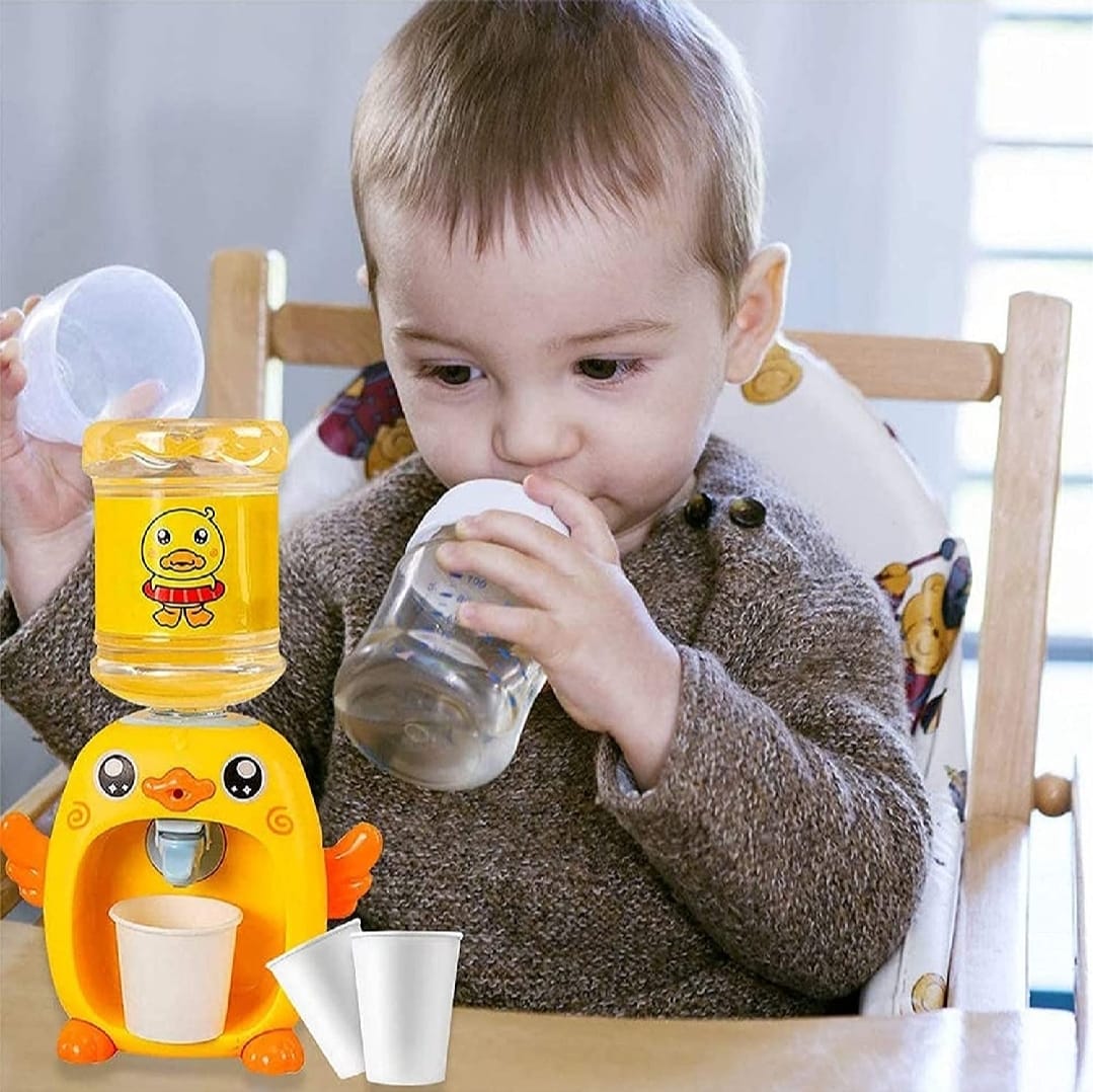 Mini Duck Water Dispenser Toy Drinking Fountain – Cute Yellow Duck Design with Realistic Water Flow, Battery Operated Kids Pretend Play Toy Gift with Cups for Boys and Girls, Age 3+